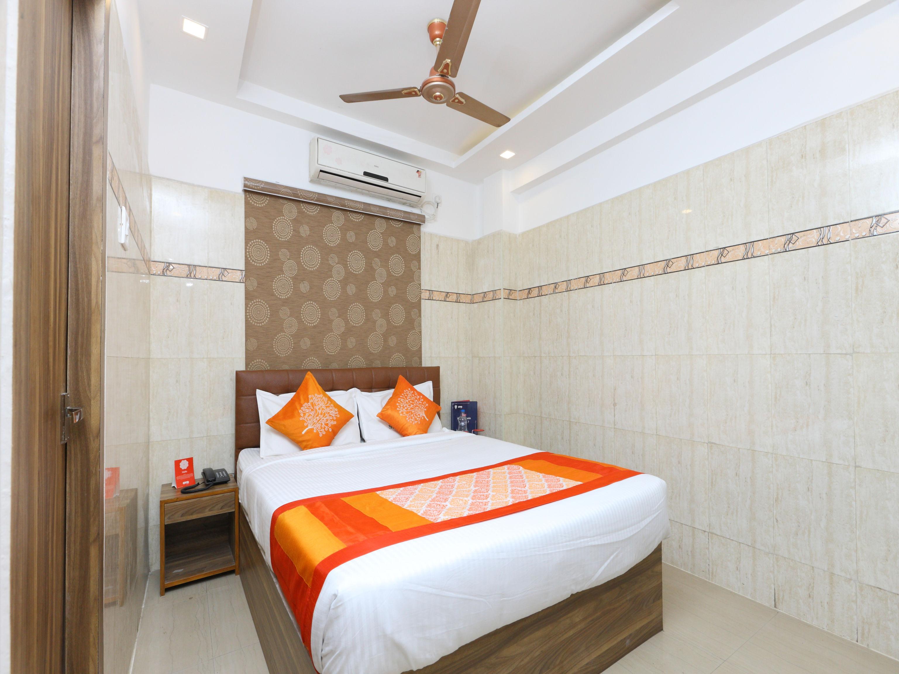 Oyo 11437 Gmt Centre Hotel