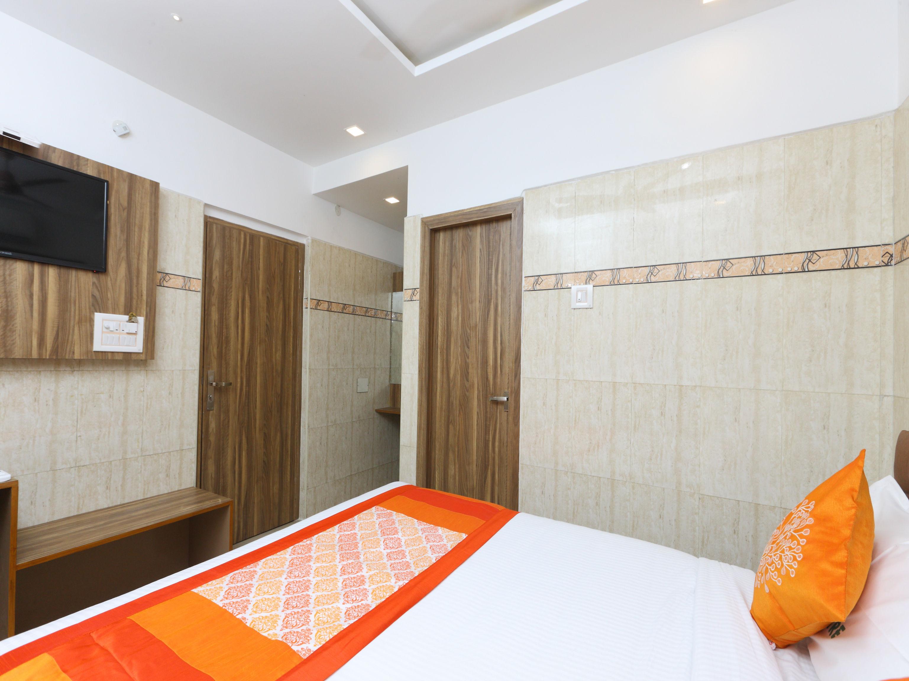 Oyo 11437 Gmt Centre Hotel Chennai